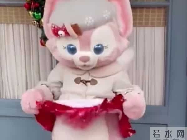 玲娜贝儿被指对待男女游客差别大