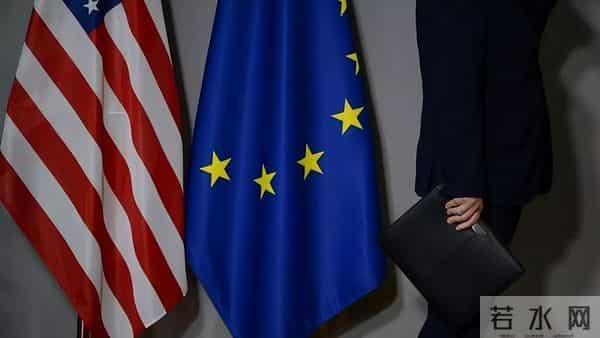 克里米亚大桥爆炸瞬间-火海掩埋车辆