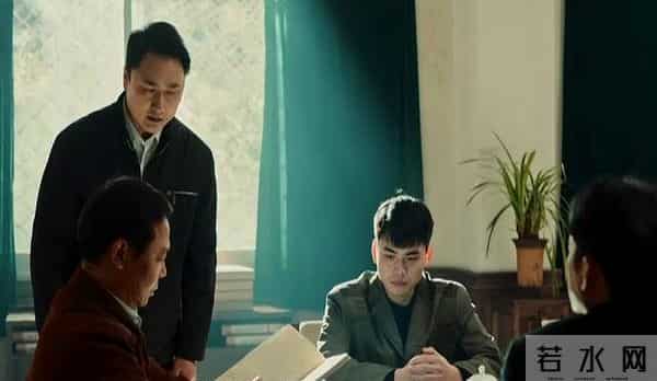 老夫妻连续9年给开公交的儿子送饭