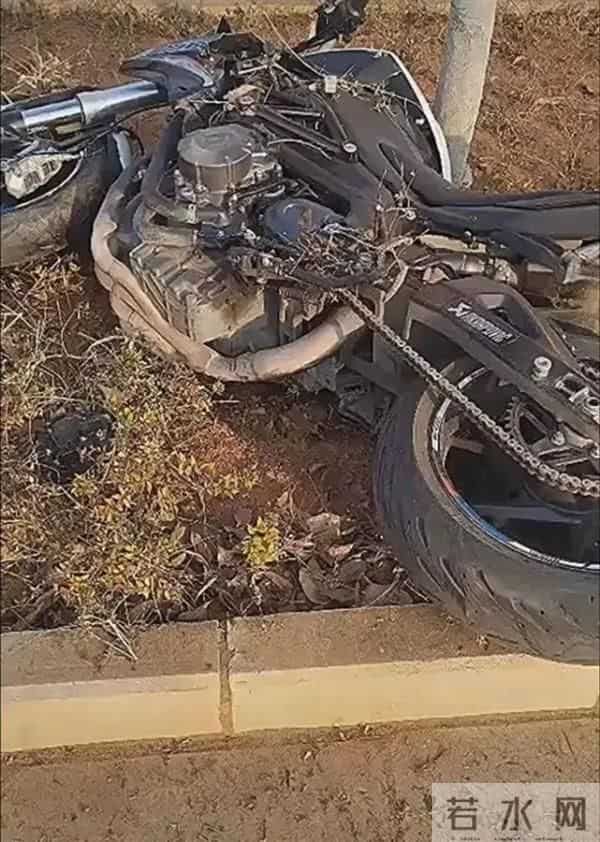 00后网红马若松遇车祸身亡监控曝光