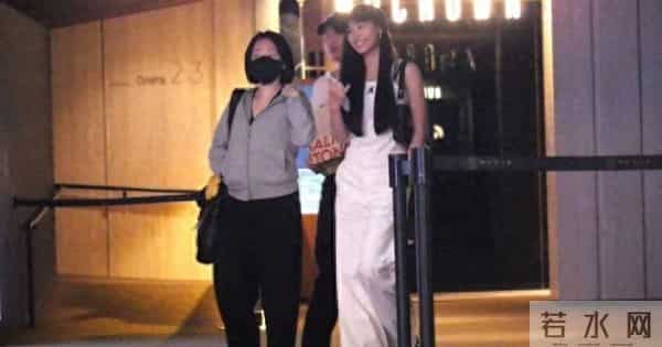 女子晒与小17岁男友的成长轨迹