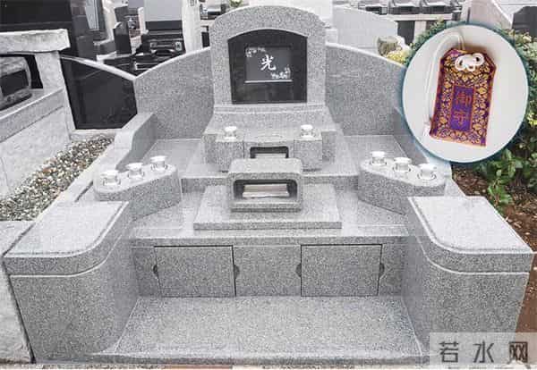 东京巨型人脸气球晚上会发光