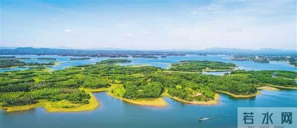 海南一漂流景区五一堵船了