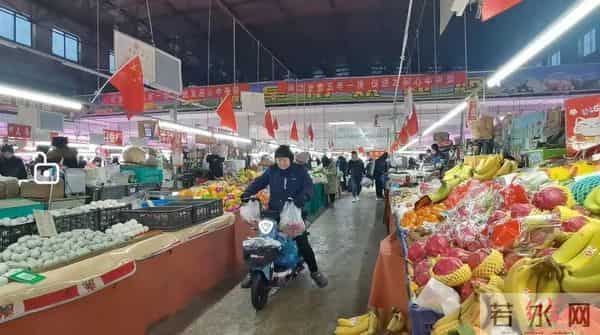 辽宁多地大雪 积雪深处没过脚踝