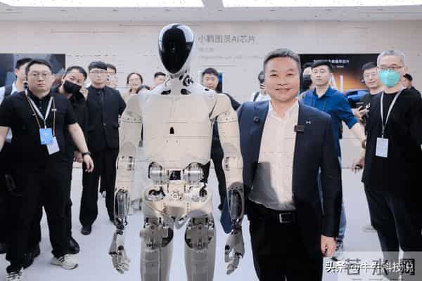 网红冒充仿生机器人