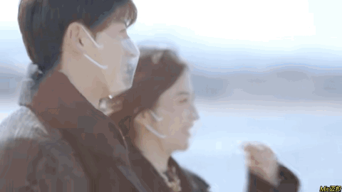 四川地震瞬间女幼师冲回屋救人