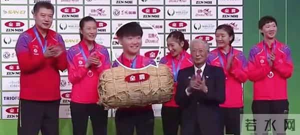 孙颖莎回应策划领奖动作