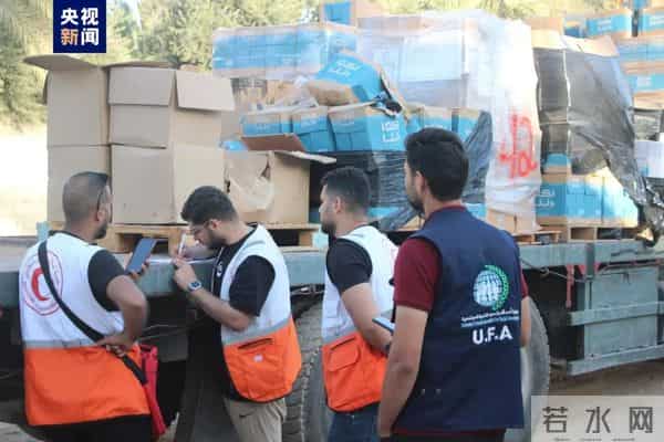 加沙孩子被迫喝驴都不喝的水