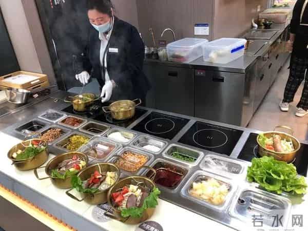 浙江父女晒同一服务区10年合照