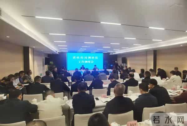 疫情下的成都-市民有序购物