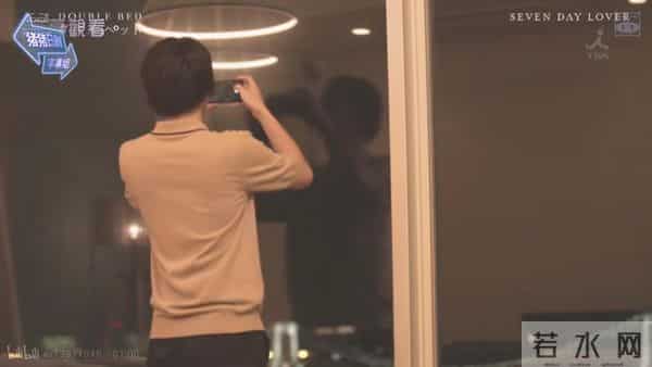 被爱豆们压床上