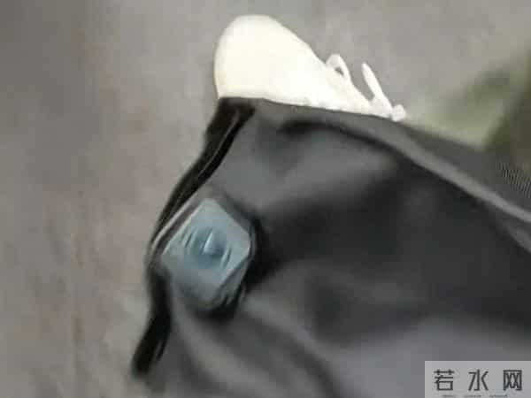 男孩按停扶梯致女孩摔伤 双方和解