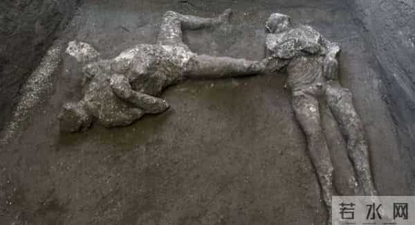 2000年前死于火山喷发遗骸被发现