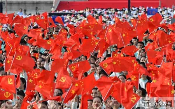 礼兵队伍俯拍太震撼了