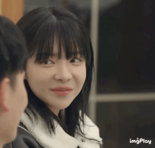 四川地震瞬间女幼师冲回屋救人