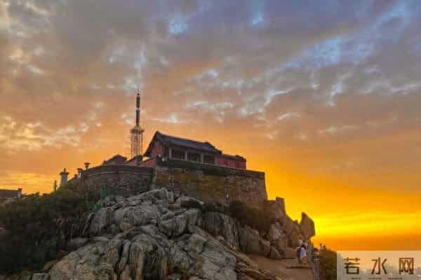 女子称五一首日出游排队花了11小时