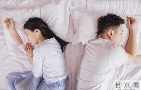 三成离婚与一方沉迷手机有关