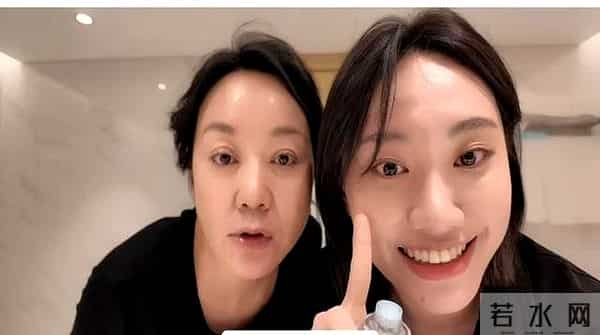 54岁妈妈考上女儿母校