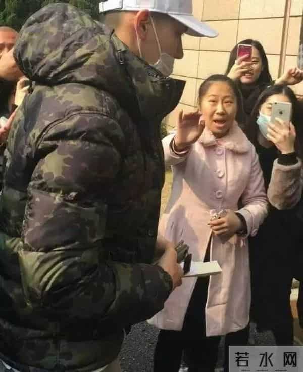 虹桥一姐身世曝光