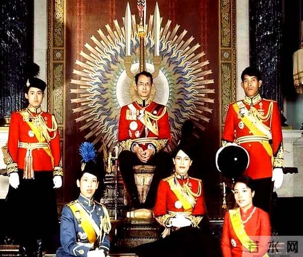 中国10家航司取消近9000趟赴泰航班