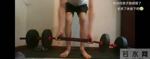 50岁卖鱼大叔身材管理堪比明星