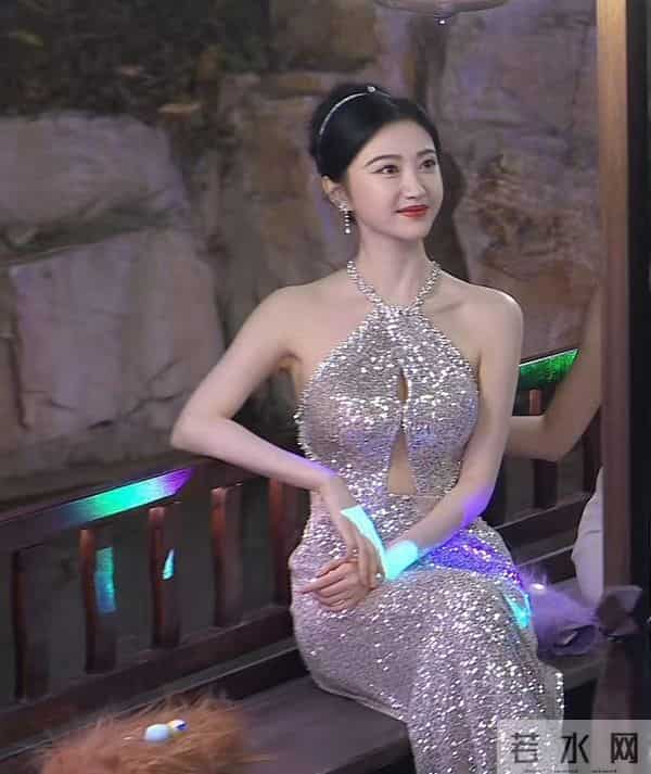 GQ的小船 网友直呼诡异又尴尬