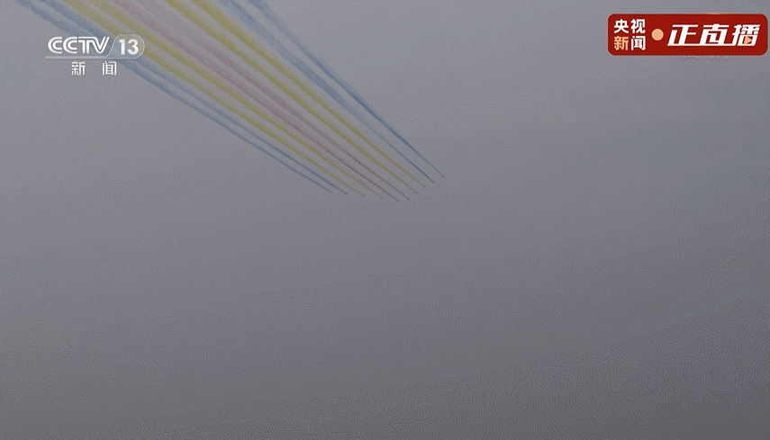 礼兵队伍俯拍太震撼了