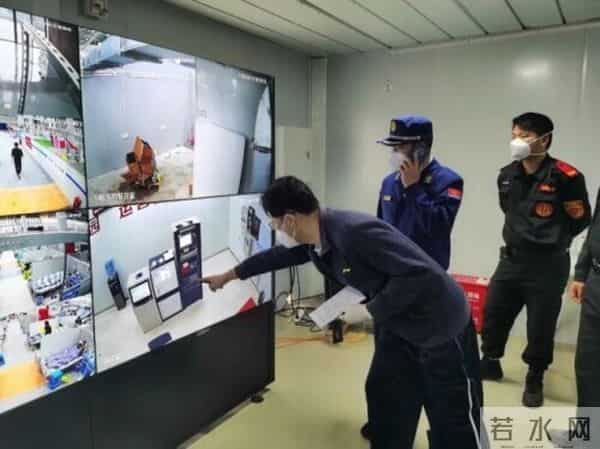 上海有方舱严重漏雨