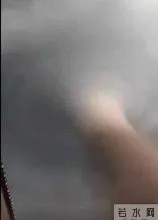 辽宁突发龙卷风 事发地在居民区附近