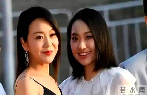 54岁妈妈考上女儿母校