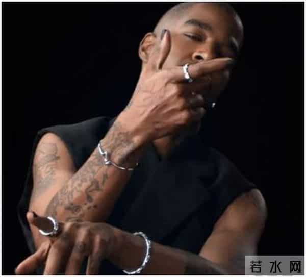 LV饰品出现Z图案被怀疑支持俄罗斯