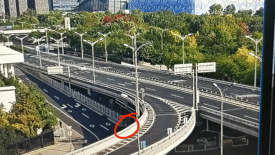 男子违规航拍被朝阳群众举报后拘了