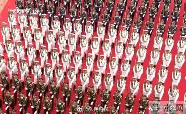 礼兵队伍俯拍太震撼了