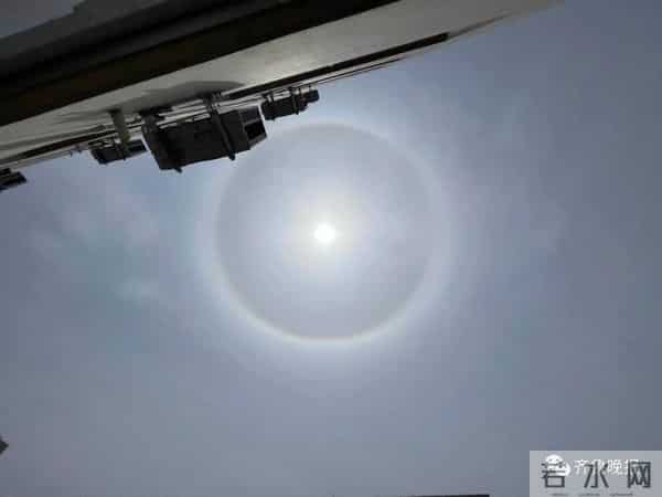 山东一地上空出现超大圆环彩虹