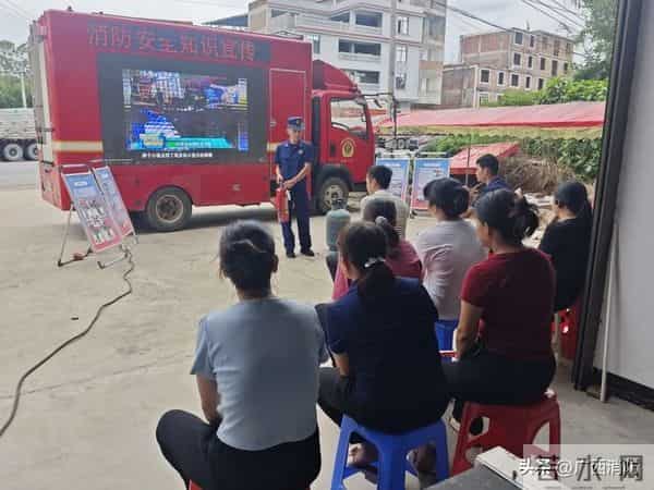 广西消防驻地满是鲜花