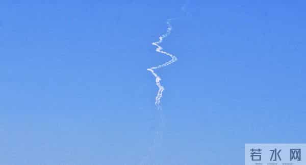 11枚东风导弹落在台岛海域