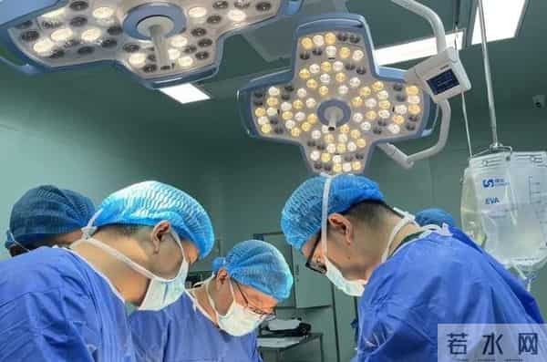 3岁小宝去世后父母捐献器官