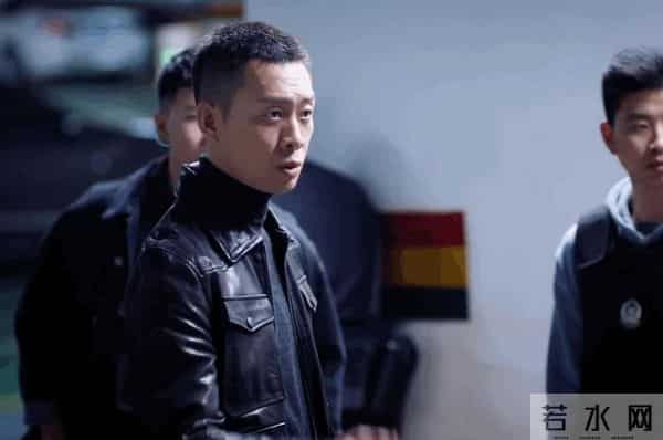 50岁卖鱼大叔身材管理堪比明星