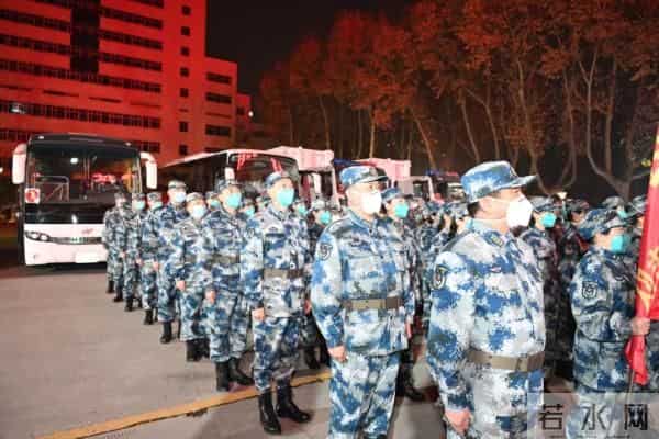 上千名医护集结驰援西安抗疫