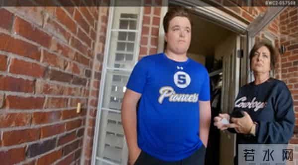 美国18岁女罪犯因颜值超高爆红