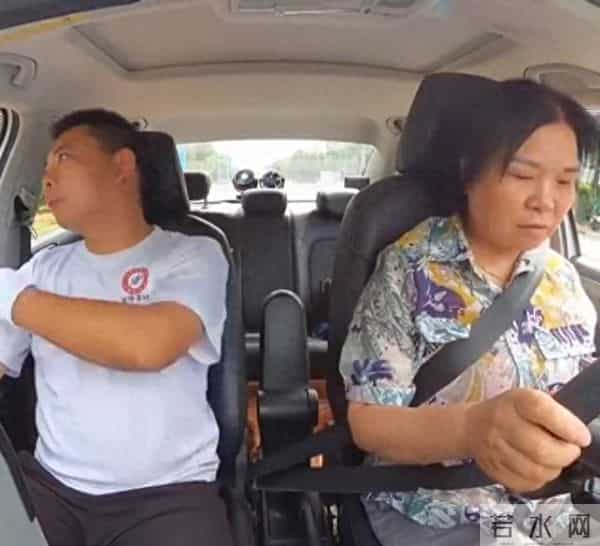 女子科三把安全带系错考官面如死灰