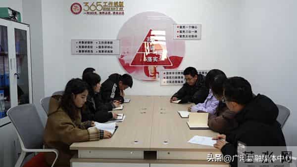 网格员哭到一半工作一来秒变坚强