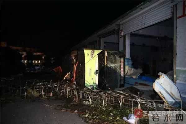 辽宁突发龙卷风 事发地在居民区附近