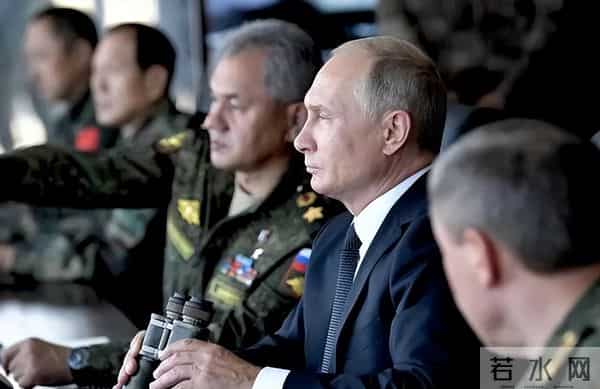 克里米亚大桥爆炸瞬间-火海掩埋车辆