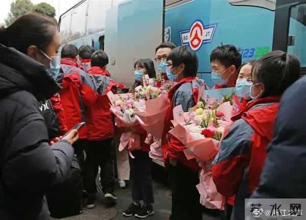 东北冰窗花以肉眼可见速度形成