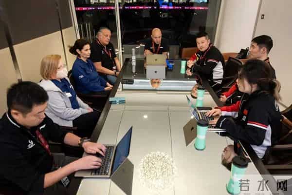 肖战教练向裁判抗议