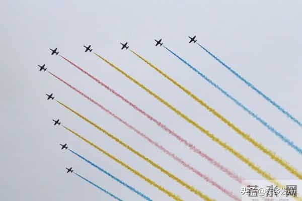 礼兵队伍俯拍太震撼了