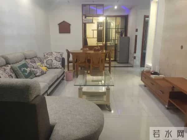 新娘回应结婚退租打扫房间留喜糖