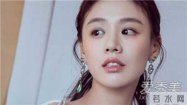 马思纯晒18岁照