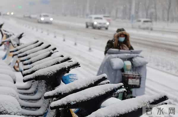 北方暴雪列车“不停地被取消”